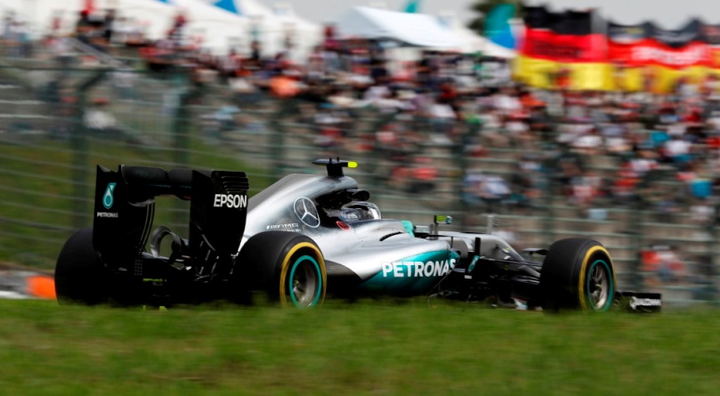 Rosberg wins, Hamilton third in Japan