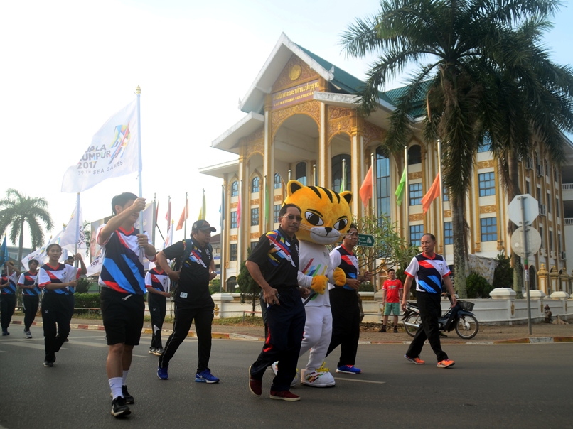 Iconic monuments marked Lao PDR’s Rising Together Baton Run