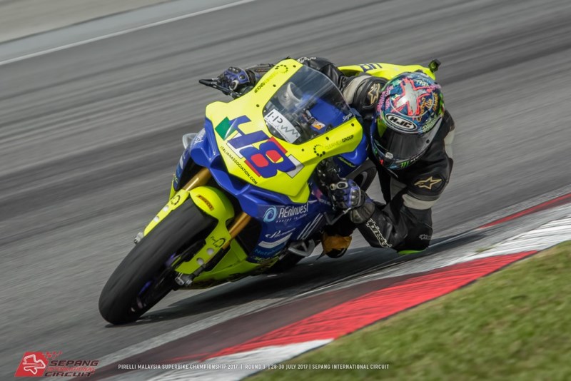 Battle for Superstock crown in Sepang