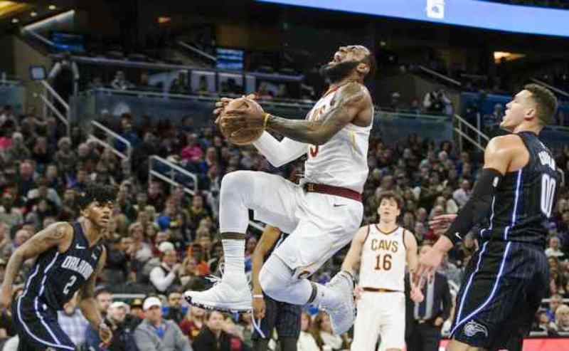 Curry lights up Clippers in Warriors win, Cavaliers, Celtics triumph