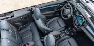 Open-top driving fun: The new MINI Sidewalk Convertible.