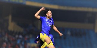 Hanoi lift Vietnam Super Cup