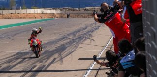 Bautista takes commanding Race 2 at MotorLand Aragon ahead of Rea