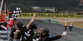 Rea takes back-to-back last lap victories