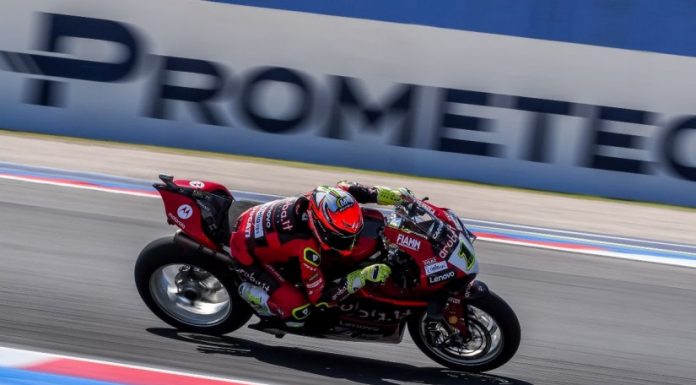 Bautista holds off Razgatlioglu for victory