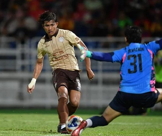 Suphanat Header Earns Buriram United FC Shopee Cup™ Final Advantage