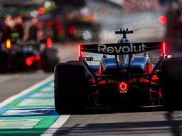When the rear wing has to go in your carry-on – a look into the different worlds of logistics at Audi