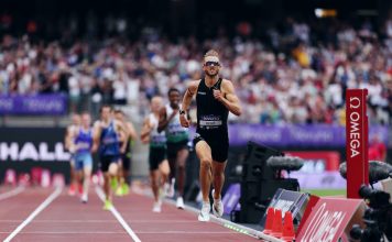 FLASH: Kerr breaks world mile record with 3:42.66 in London