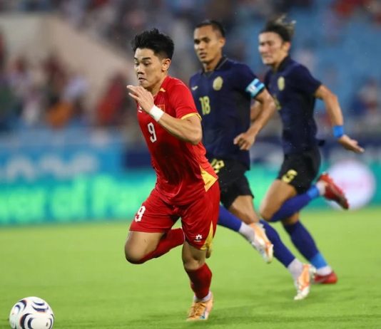Vietnam’s Nguyễn Dình Bắc leads race to Top Goalscorer Award